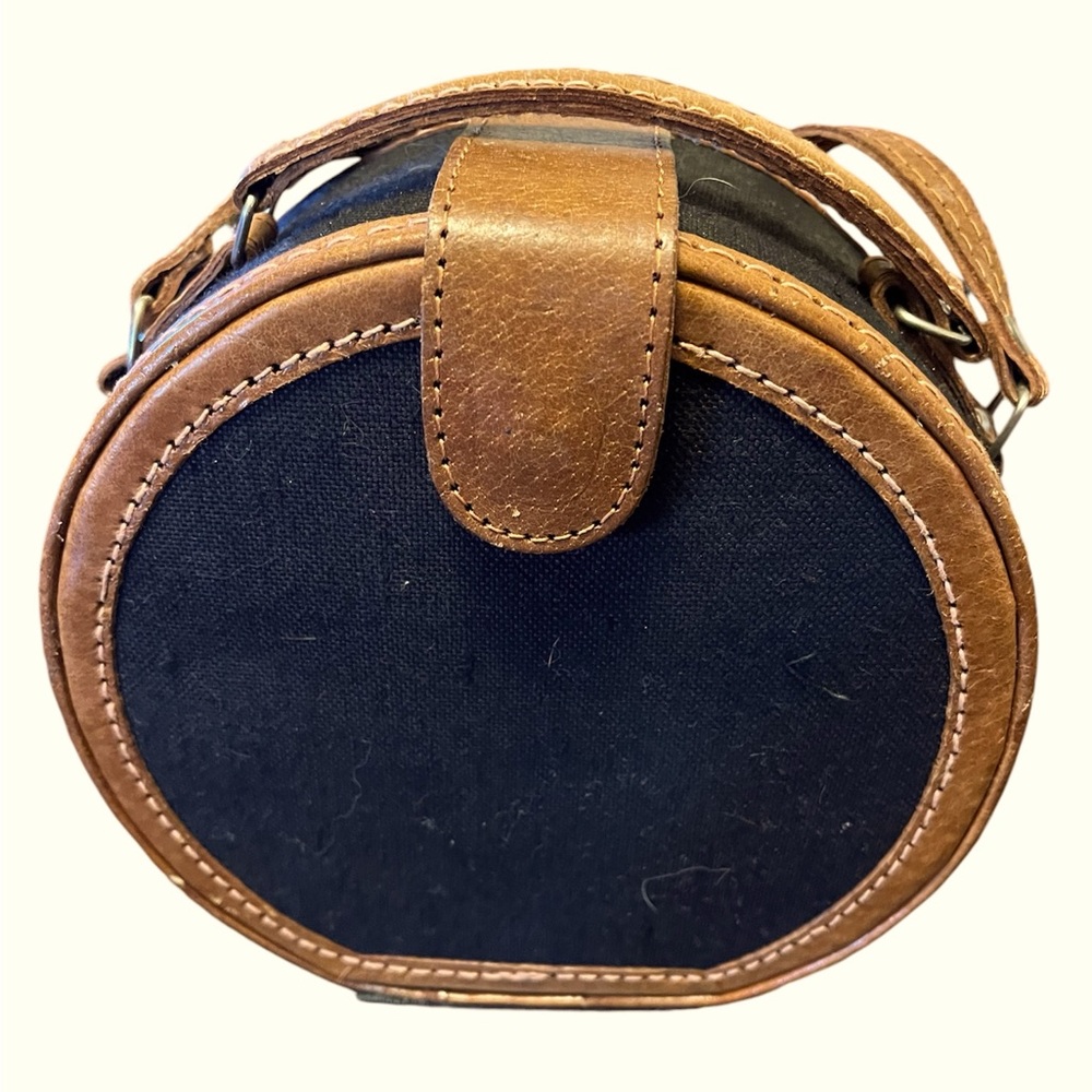 Round crossbody purse